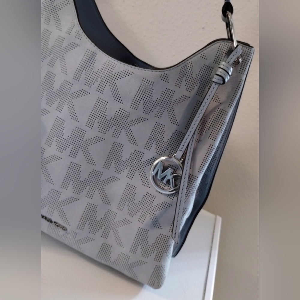 Michael Kors Shoulder Bag With Michael Kors Wallet - Picture 6 of 12